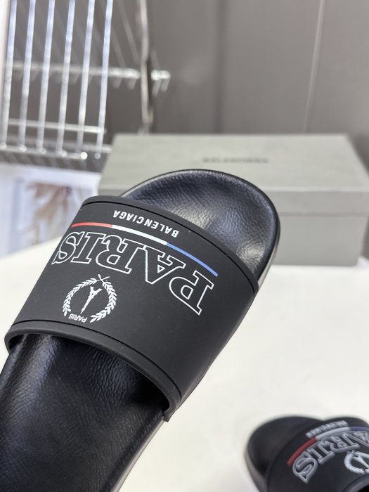 Шлепанцы фото 7