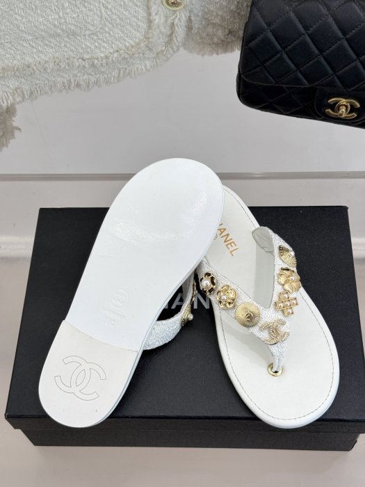 Шлепанцы фото 9