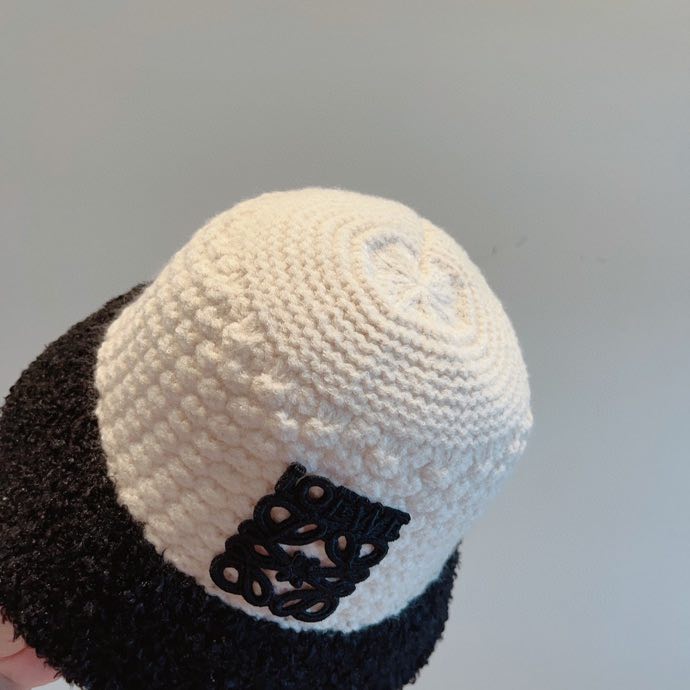 Knitted woolen a cap women's фото 5