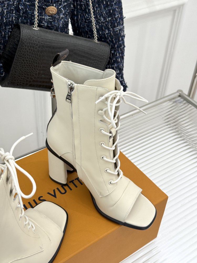 Ботинки женские фото 5