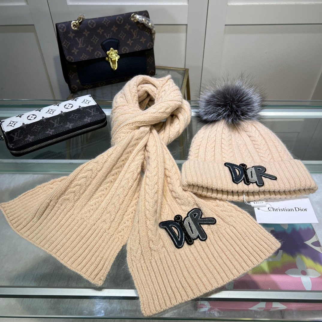 Set female a cap and scarf cashmere фото 2