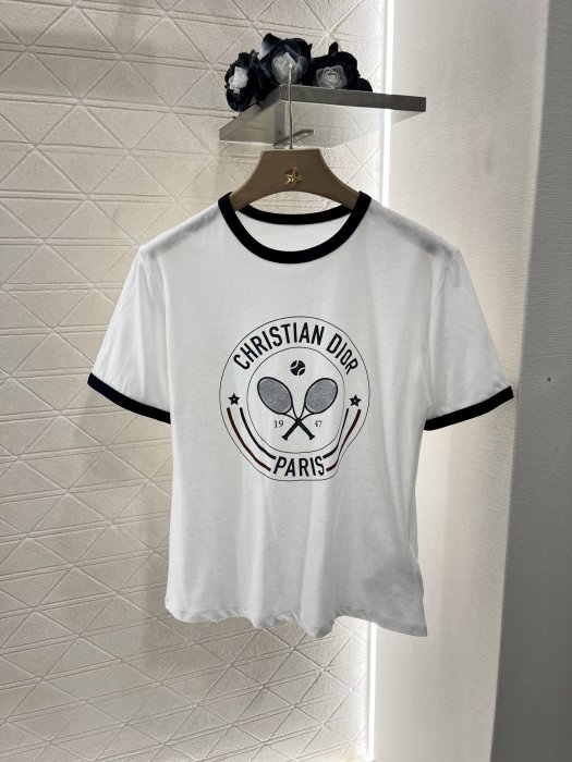 Футболка женская