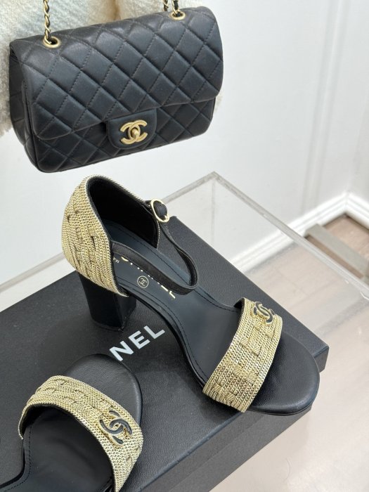 Босоножки фото 5