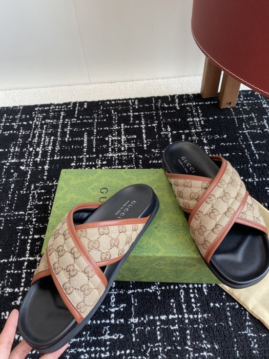 Шлепанцы фото 7