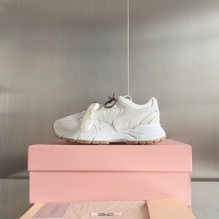 Кросівки фото 5