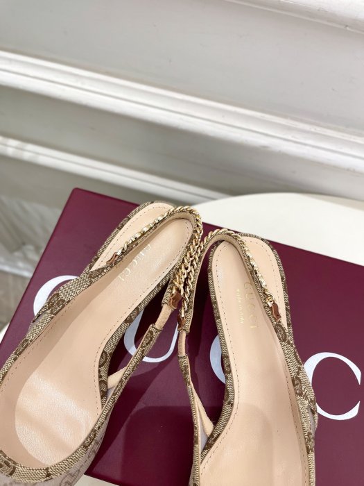 Босоножки фото 8