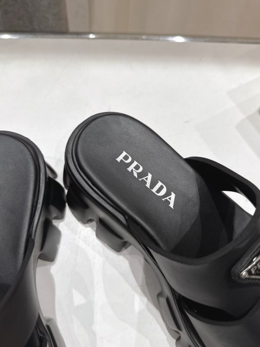 Шлепанцы фото 6