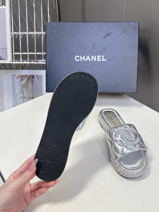 Шлепанцы фото 9