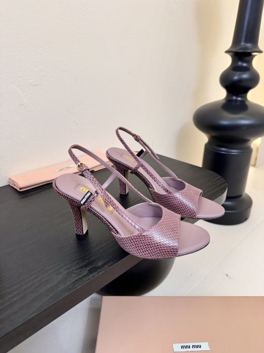 Босоножки фото 3