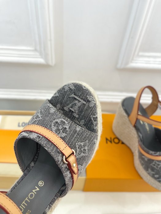 Босоніжки фото 6