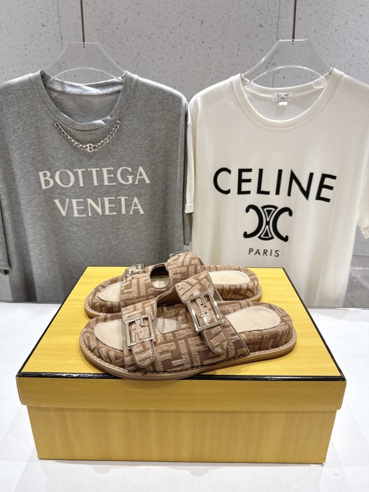 Шльопанці жіночі фото 3