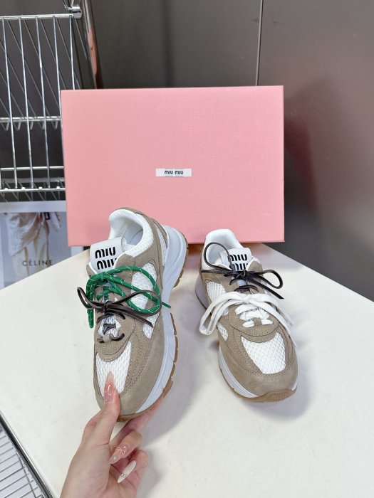 Кроссовки женские фото 4