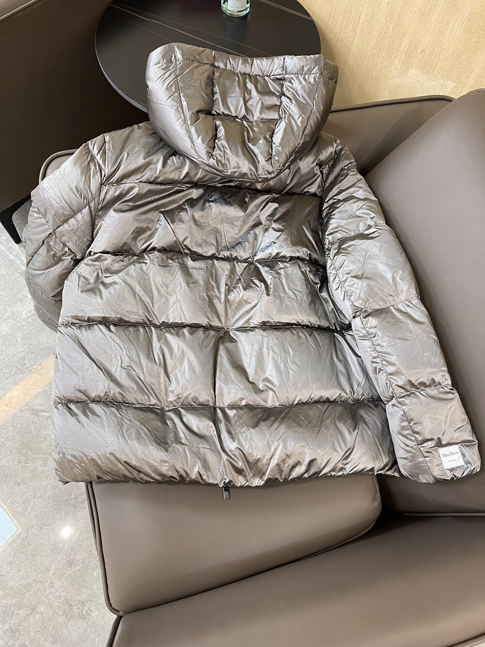 Down jacket female - the size L фото 4