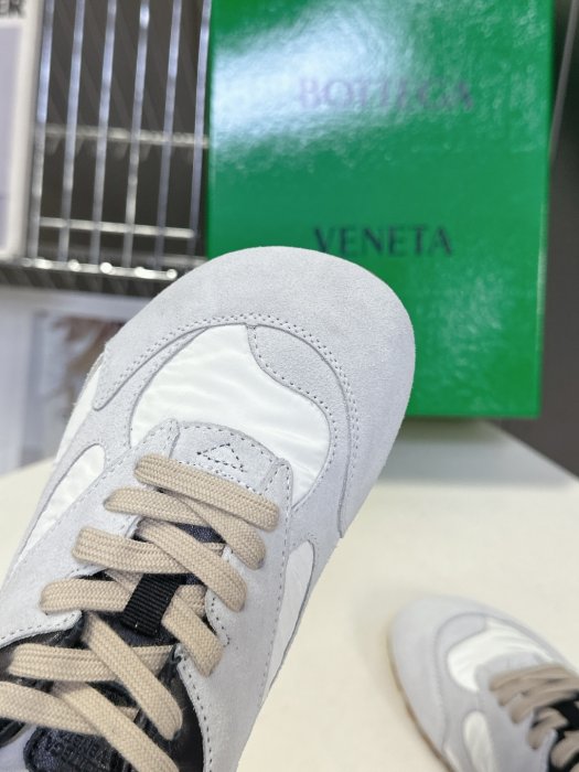 Кросівки жіночі фото 7