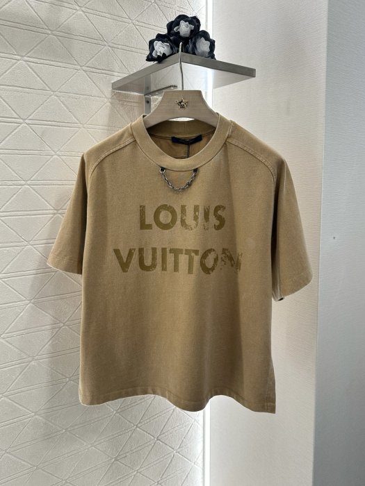 Футболка жіноча