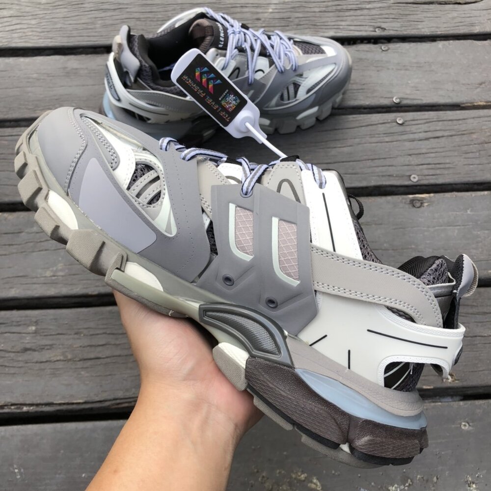 Sneakers Triple S фото 3