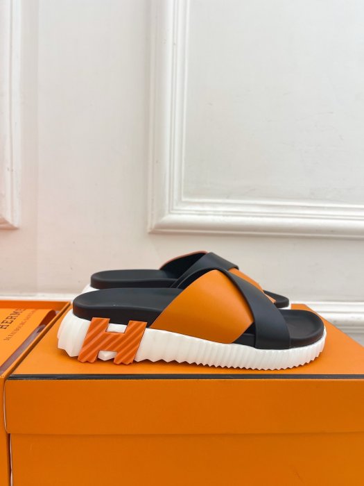 Шлепанцы женские фото 2