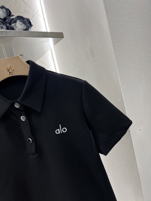 T-shirt women's фото 3