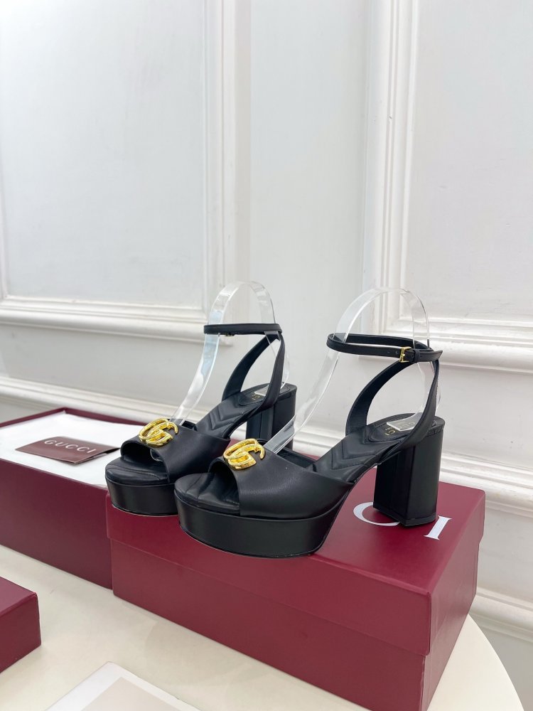 Босоножки фото 3