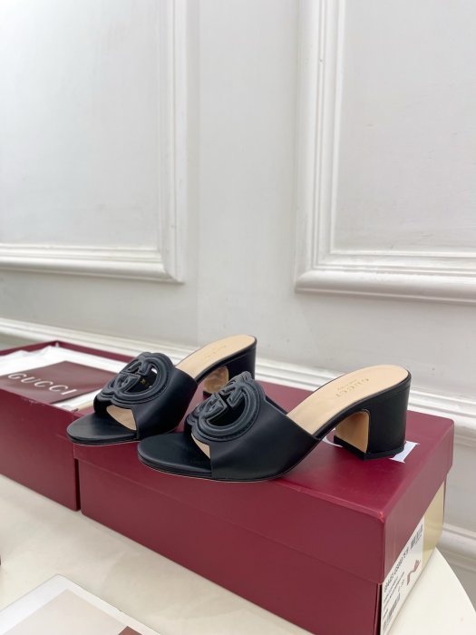 Босоножки фото 3