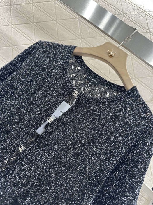 T-shirt women's фото 8