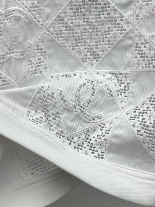 Футболка жіноча фото 4