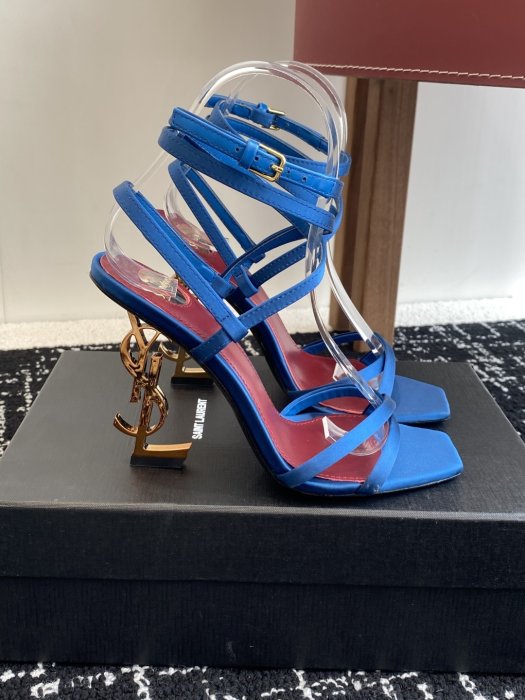 Босоножки фото 2