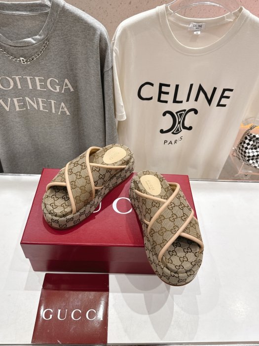 Шлепанцы фото 2