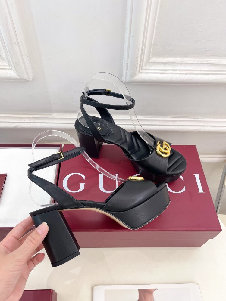 Босоножки фото 5