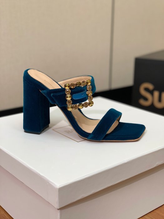 Босоножки фото 3