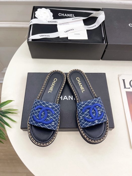 Шлепанцы женские