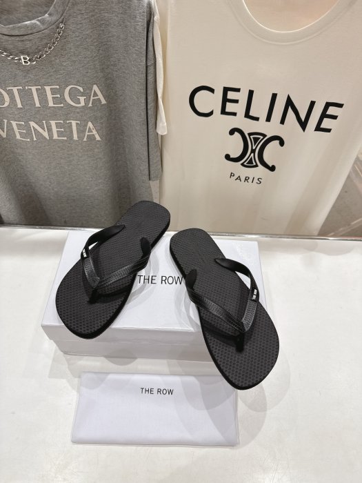 Шлепанцы женские фото 2