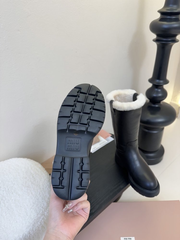 Boots women's фото 9