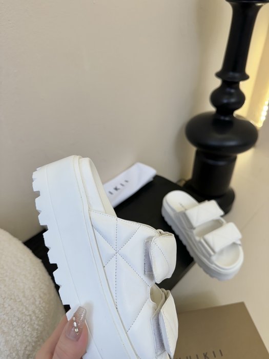 Шльопанці фото 6