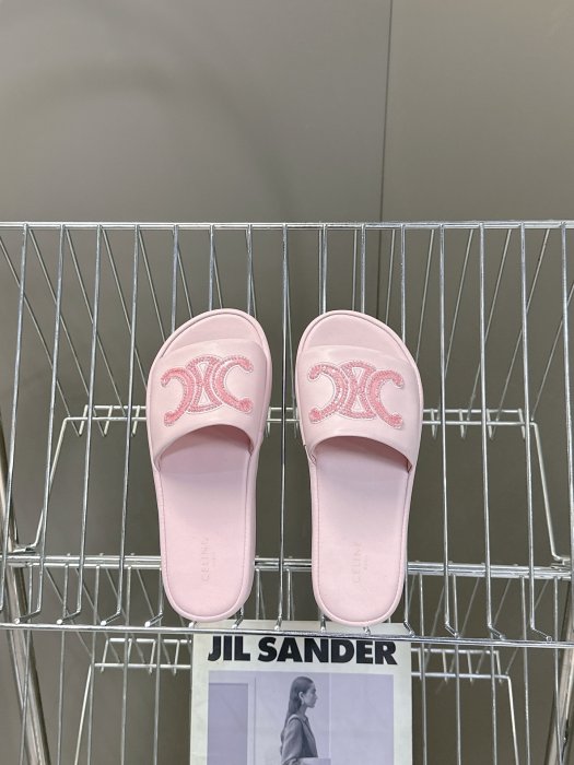 Шлепанцы женские фото 6