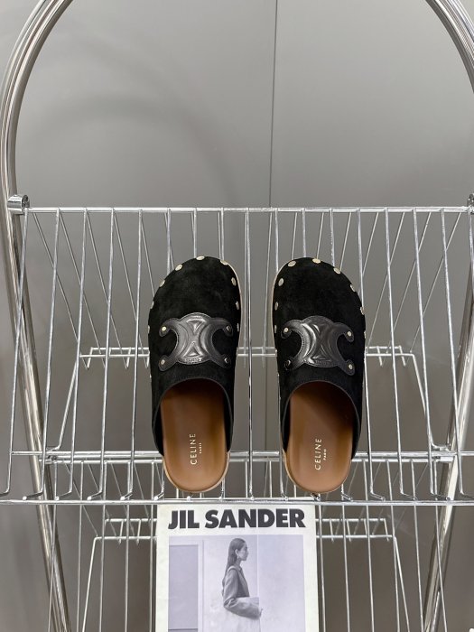 Шлепанцы женские фото 6