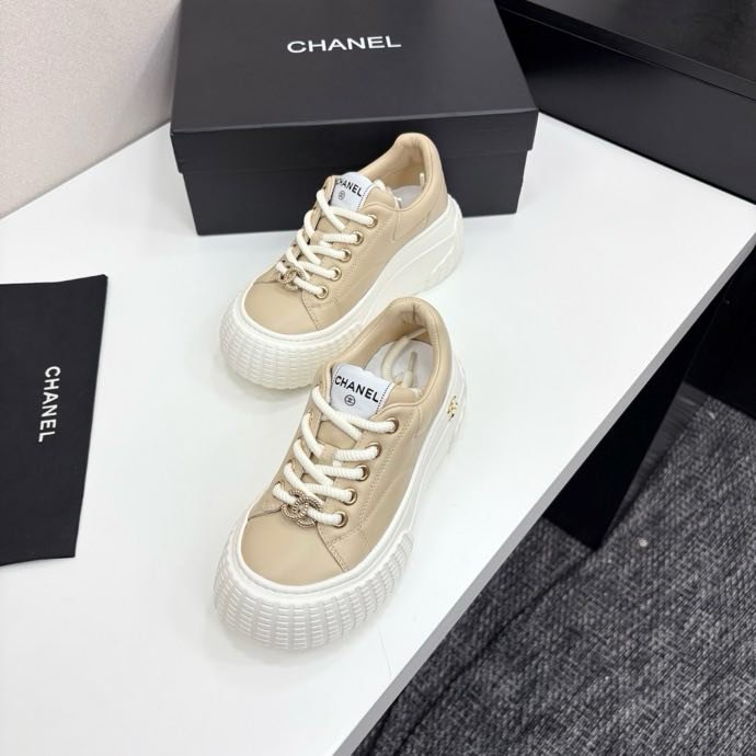 Кроссовки женские фото 3