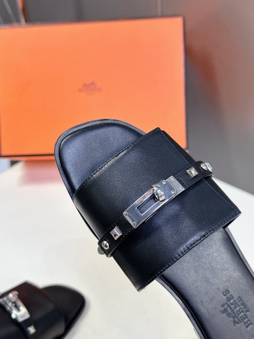 Шлепанцы фото 7