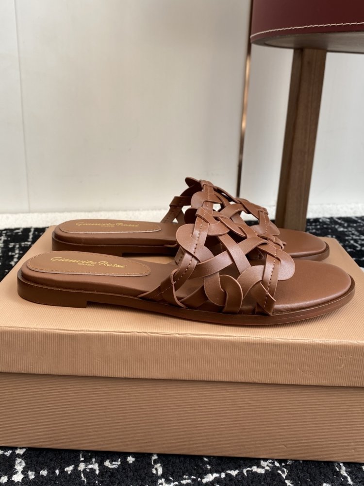 Шльопанці жіночі фото 2