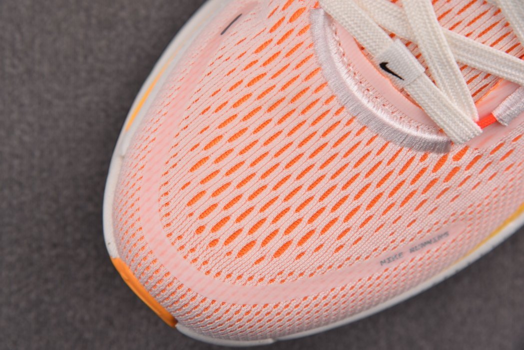 Кроссовки Vomero 18 Sail Bright Crimson фото 8