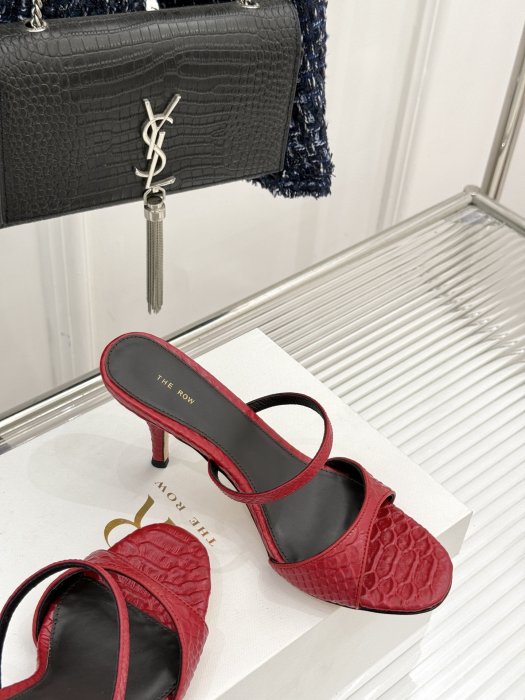 Босоножки фото 5