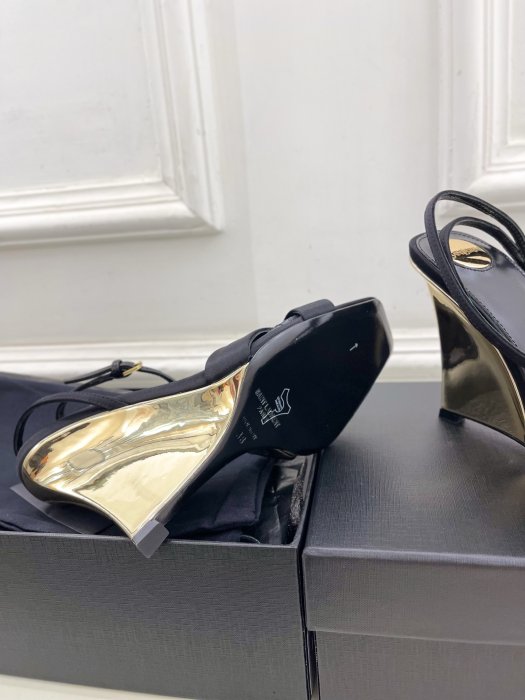 Босоножки фото 9