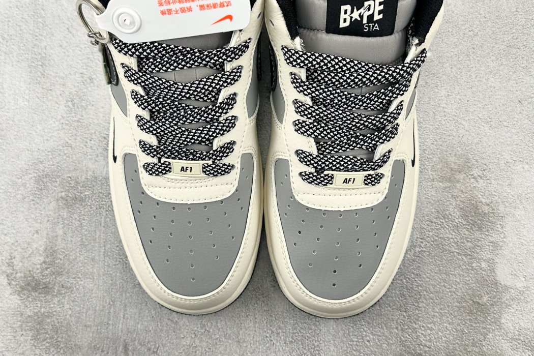 Кроссовки Nike Air Force 1 07 фото 7