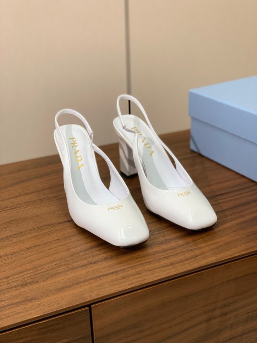 Босоножки фото 8