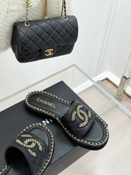 Шлепанцы женские фото 5