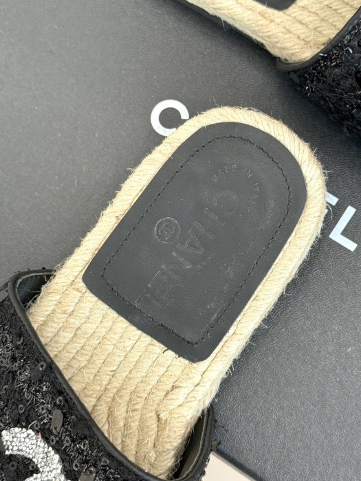 Шлепанцы женские фото 8