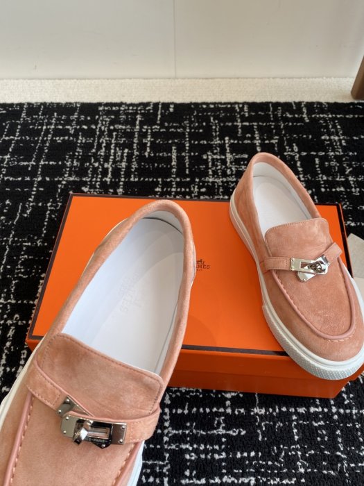 Лоферы кожаные женские фото 8