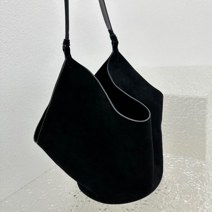 A bag women's Khaite LOTUS 40 cm фото 4