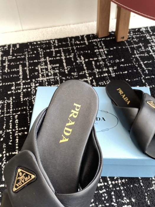 Шлепанцы фото 8