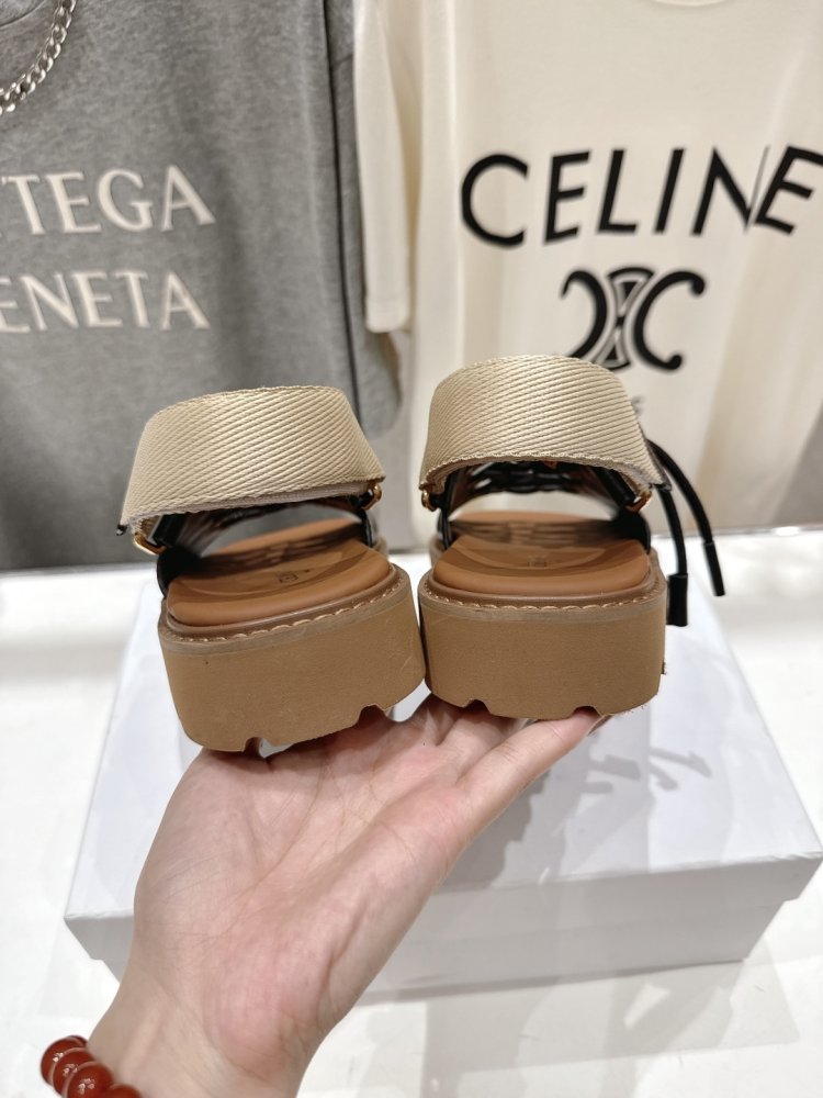 Сандалі жіночі фото 8